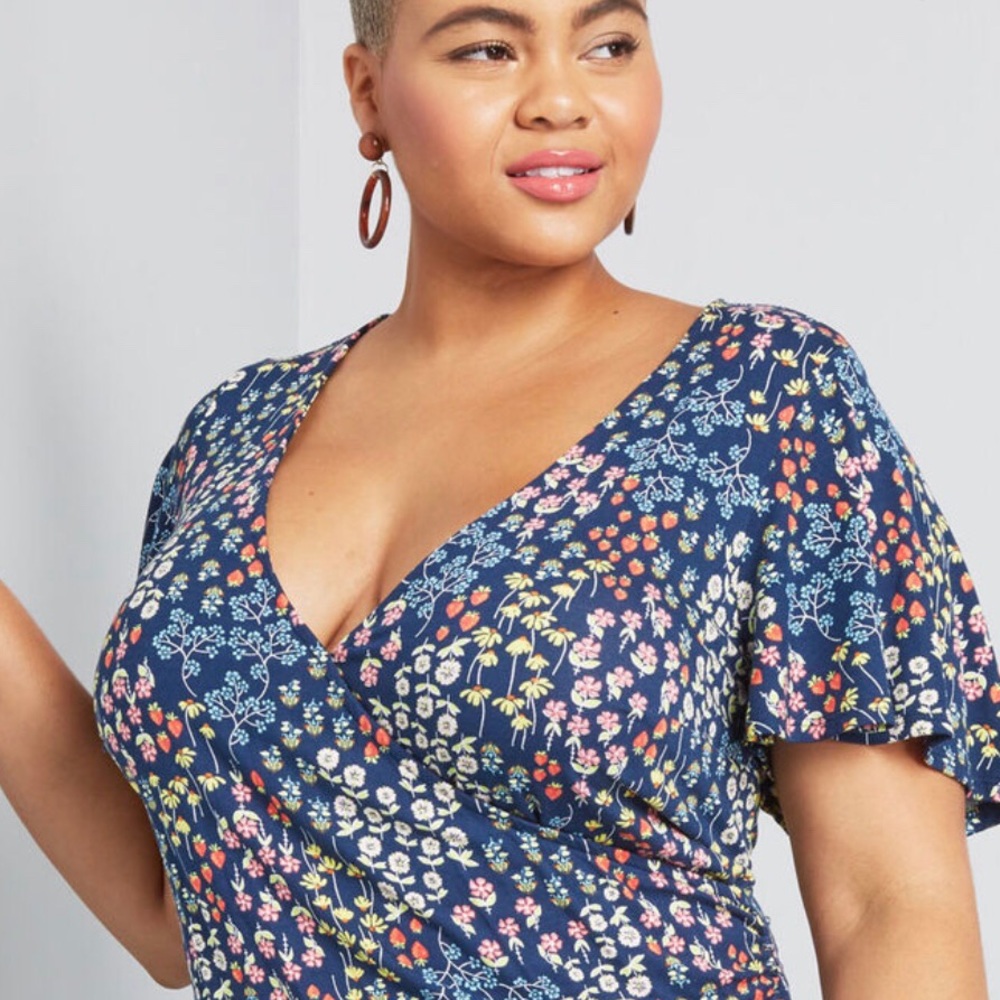 Colorful Print Shirt with Flutter Sleeves